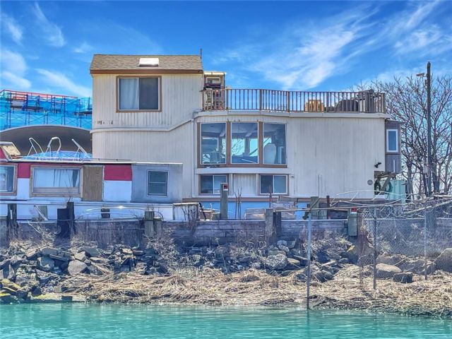 4 BR, 1.00 BTH Other style home in Arverne