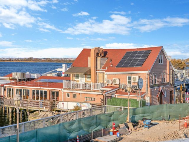  2 BR,  3.00 BTH &nbsp;Other style home in Rockaway Beach